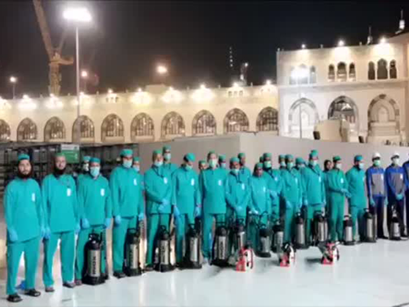اضغط لمشاهدة الفيديو: رئاسة شؤون الحرمين تكشف عن سبب انتشار الحشرات بالحرم، وتوضح نتائج المكافحة